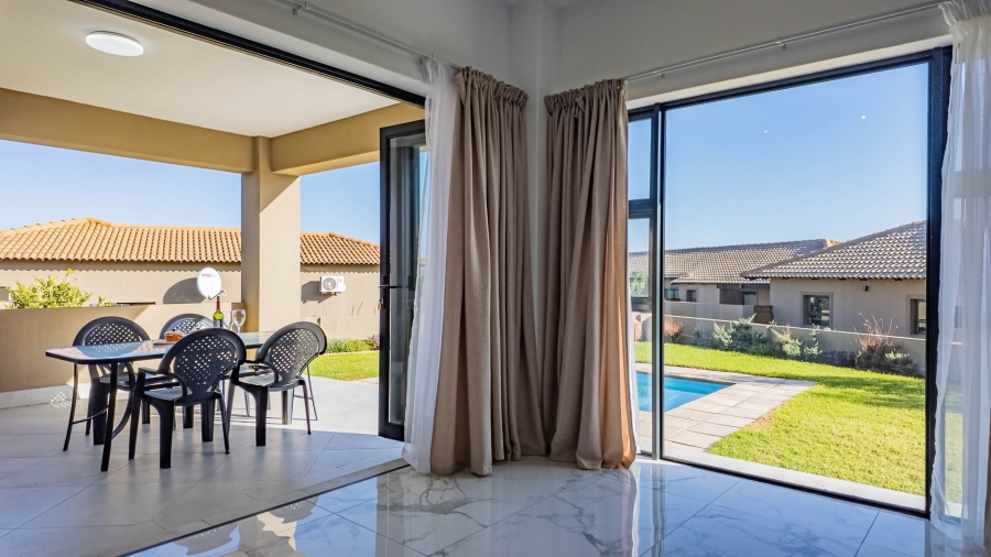 5 Bedroom Property for Sale in The Hill Western Cape